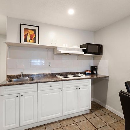 Oasis Inn Kelowna Eksteriør bilde