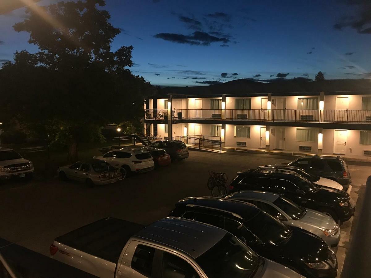 Oasis Inn Kelowna Eksteriør bilde